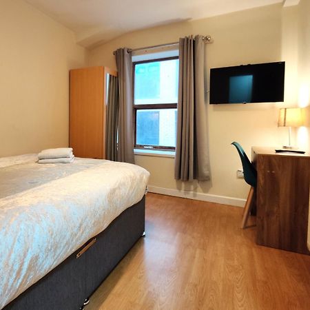 Liverpool City Centre Private Rooms Including Smart Tvs - With Shared Bathroom 외부 사진