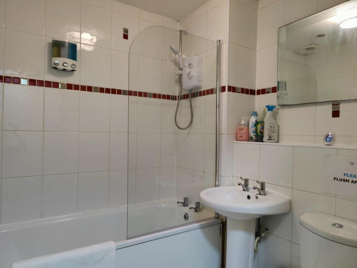 Liverpool City Centre Private Rooms Including Smart Tvs - With Shared Bathroom 외부 사진
