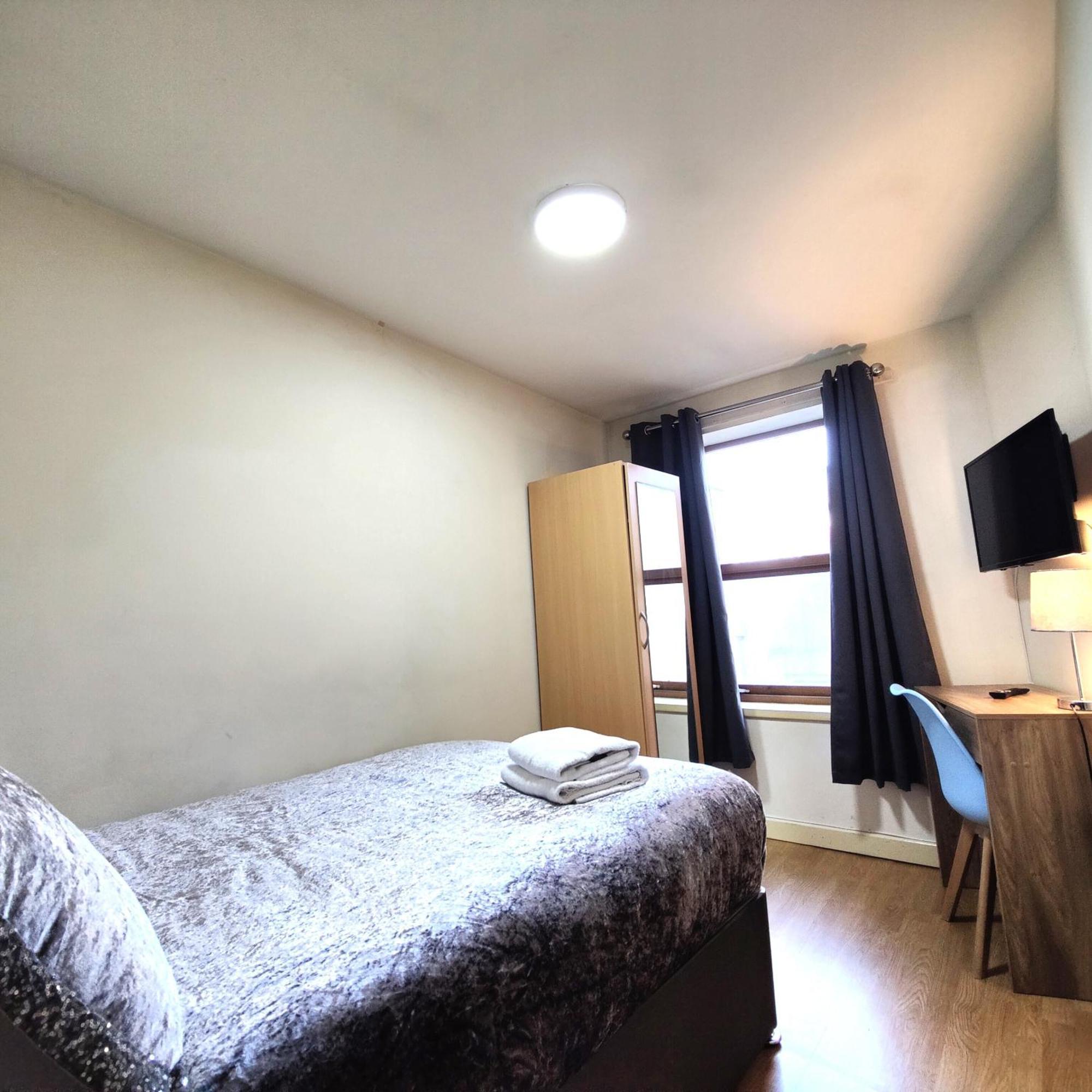 Liverpool City Centre Private Rooms Including Smart Tvs - With Shared Bathroom 외부 사진