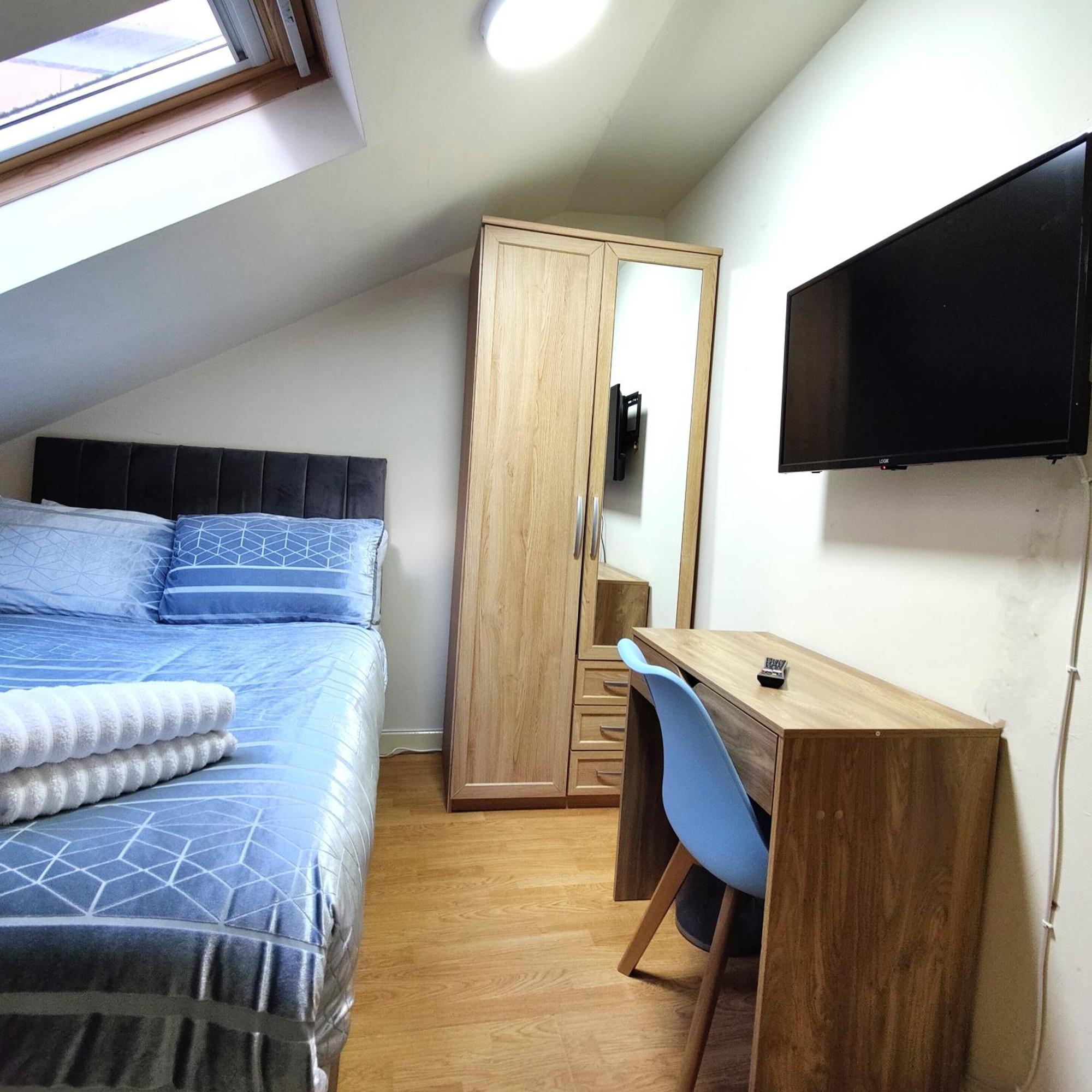 Liverpool City Centre Private Rooms Including Smart Tvs - With Shared Bathroom 외부 사진