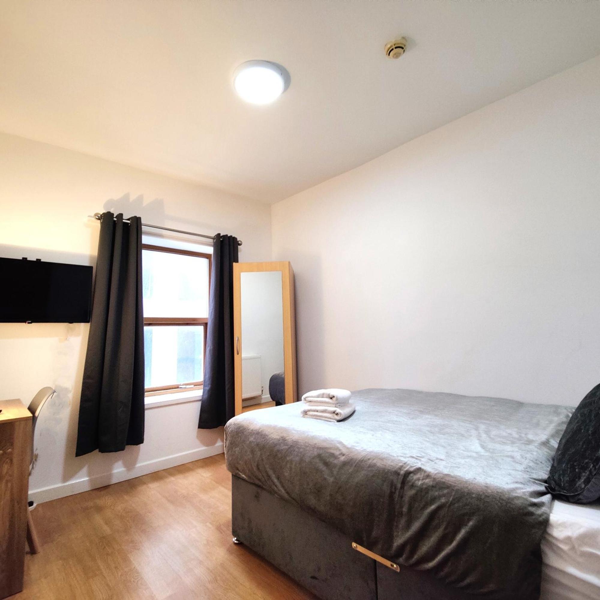 Liverpool City Centre Private Rooms Including Smart Tvs - With Shared Bathroom 외부 사진